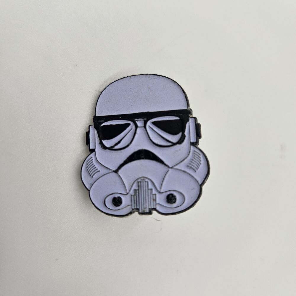 Stormtrooper Helmet Enamel Pinback Lapel Pin Badge - Black/White/ Light Purple